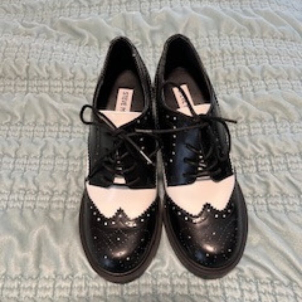 Steve Madden "Poetta" Oxford Heels - Size 6
